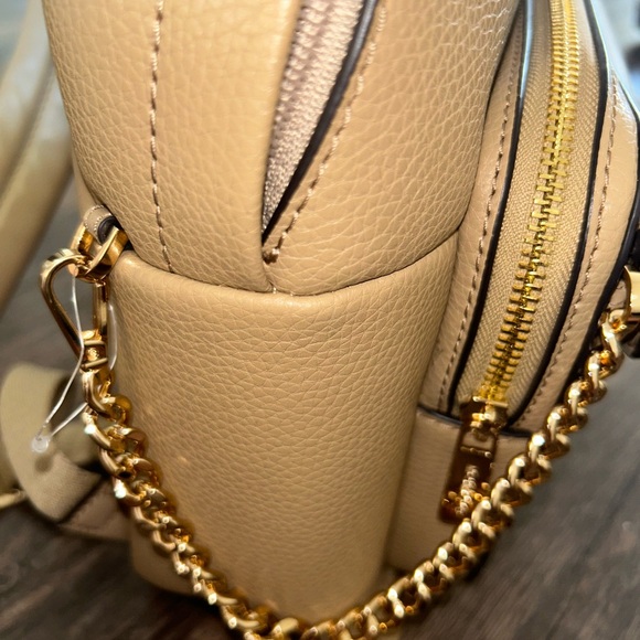 Michael Kors Jet Set Medium Leather Backpack with Chain - Picture 5 of 9